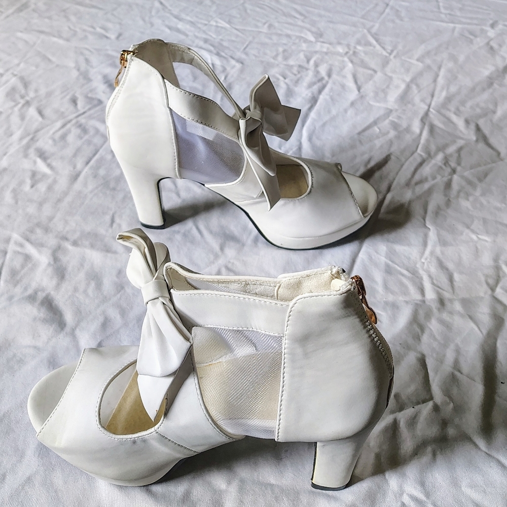 Ladies Size 6 Fairy Princess Style White Peekaboo Heels